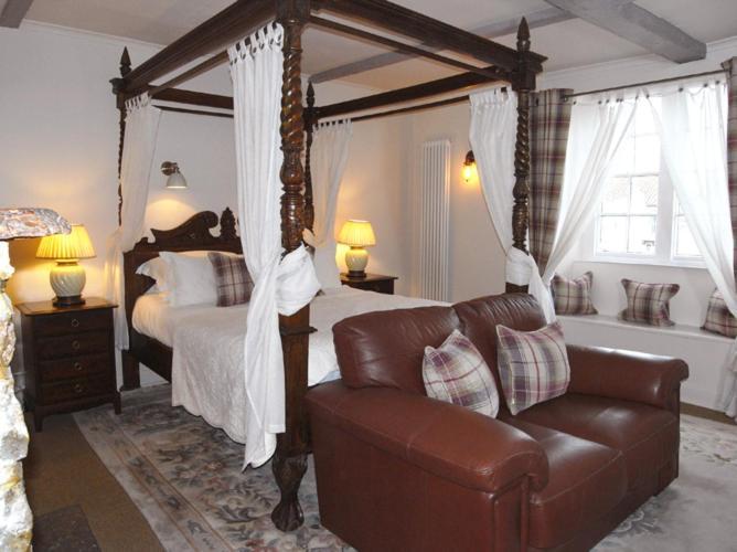 The George At Nunney Hotell Exteriör bild