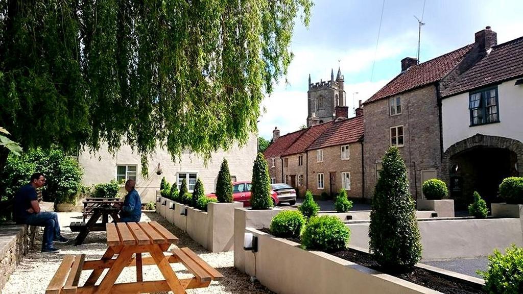 The George At Nunney Hotell Exteriör bild