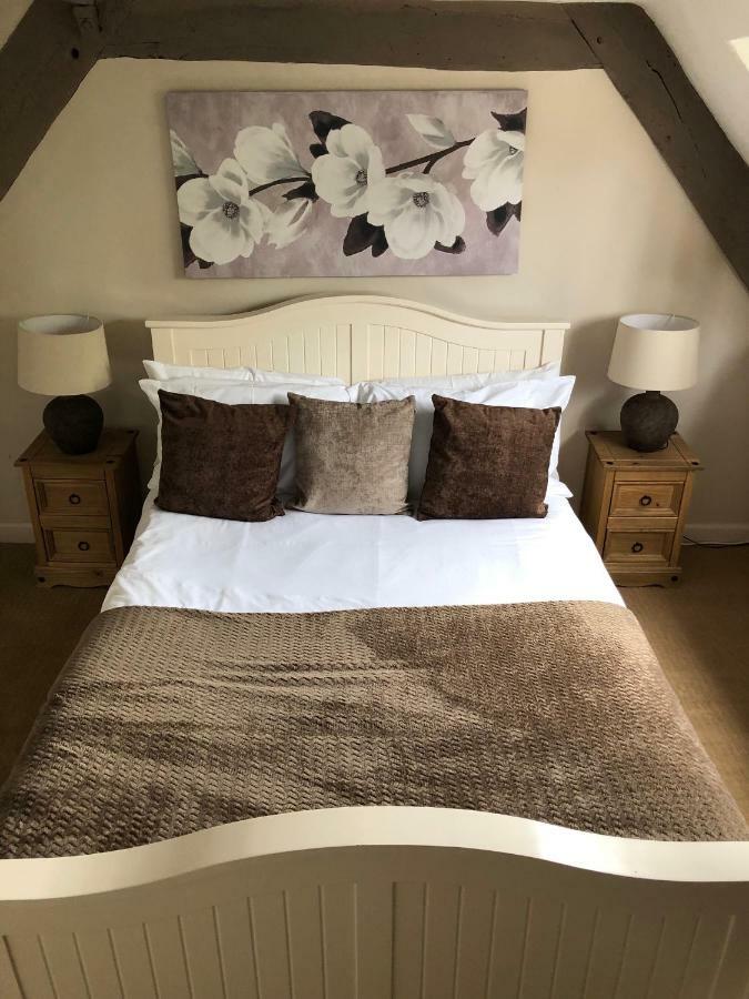 The George At Nunney Hotell Exteriör bild