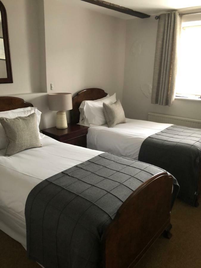 The George At Nunney Hotell Exteriör bild