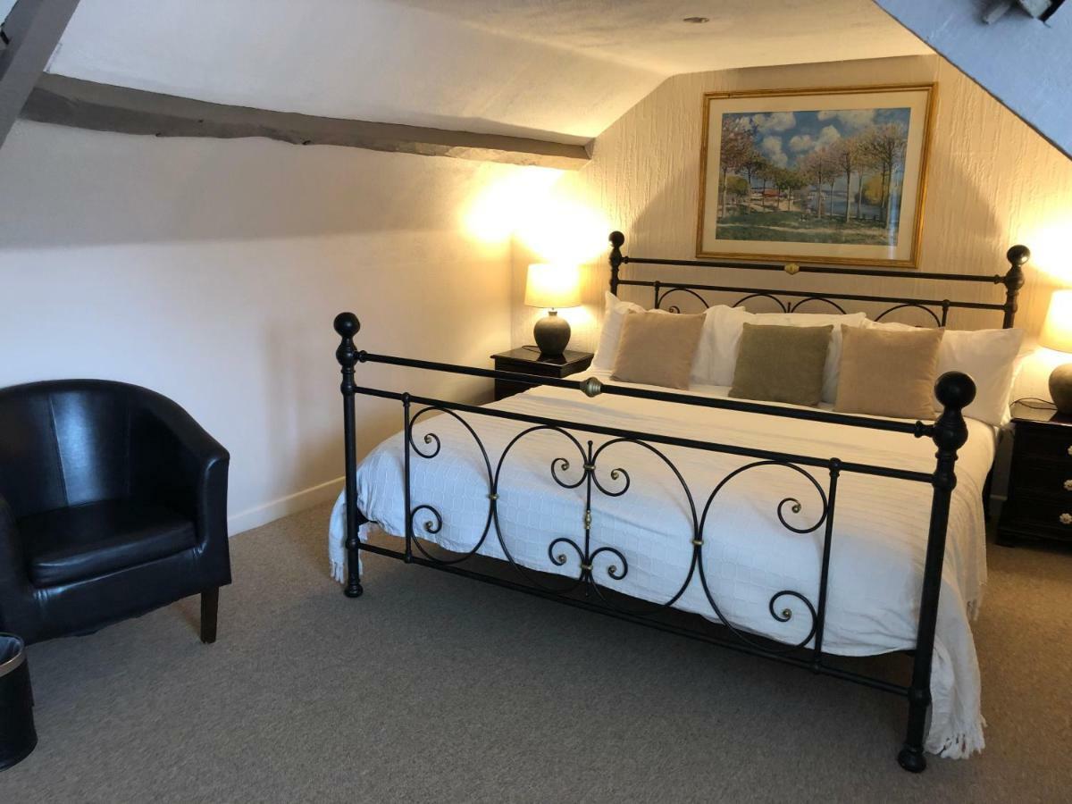 The George At Nunney Hotell Exteriör bild