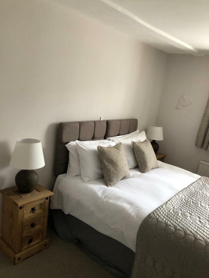 The George At Nunney Hotell Exteriör bild