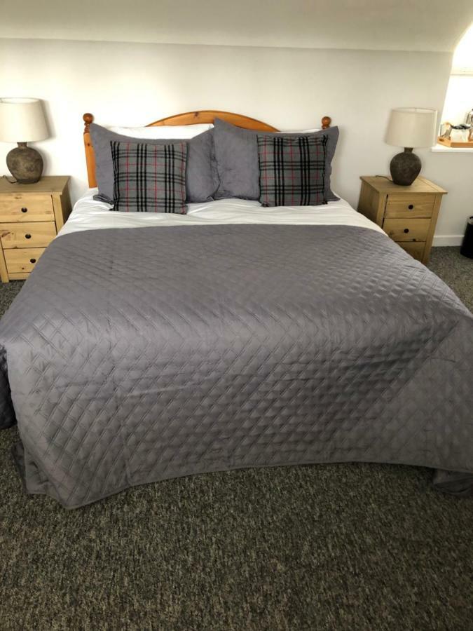 The George At Nunney Hotell Exteriör bild