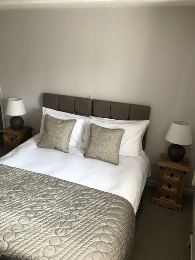 The George At Nunney Hotell Exteriör bild