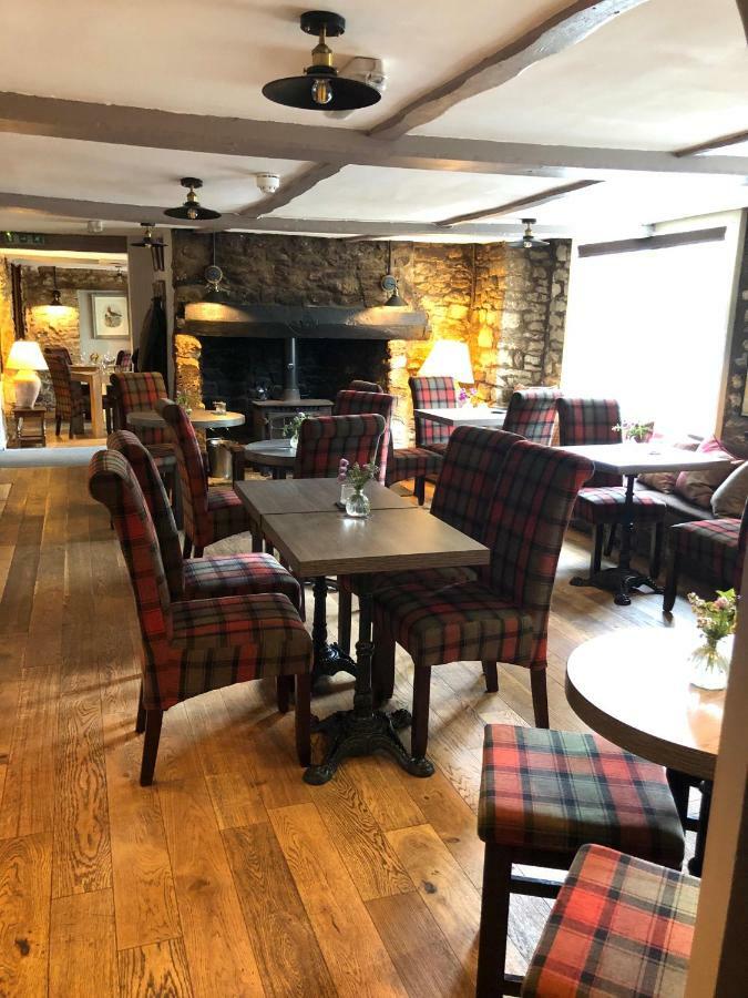 The George At Nunney Hotell Exteriör bild